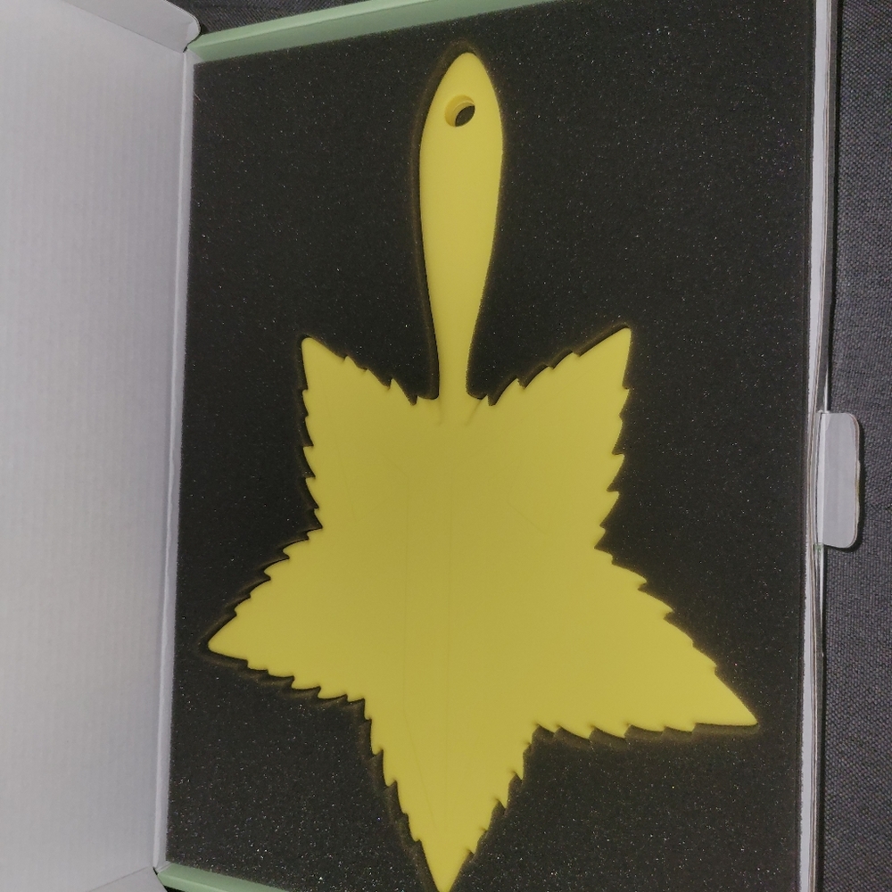 STUNNING Canary yellow 420 leaf mirror